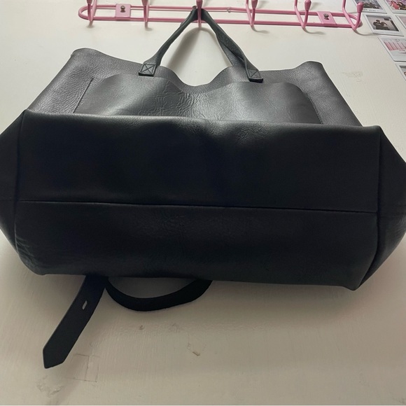 The Medium Transport Tote - Picture 7 of 9